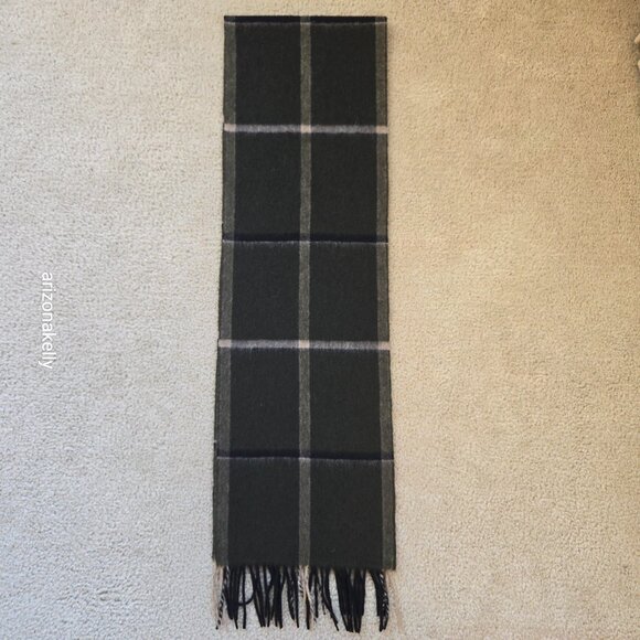 NWOT Cashmere Scarf Dark Green Plaid - Picture 9 of 13
